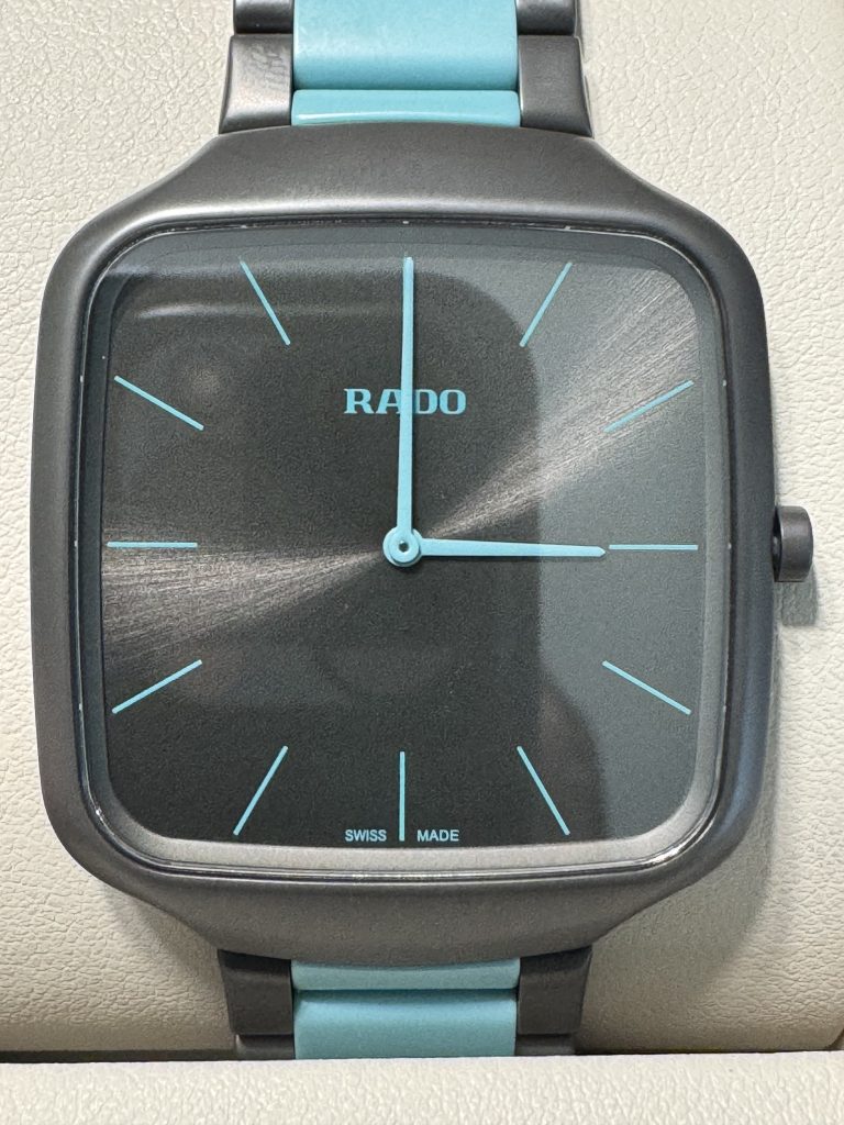2025 RADO- True Square Thinline Les Couleurs Le Corbusier - R27045162